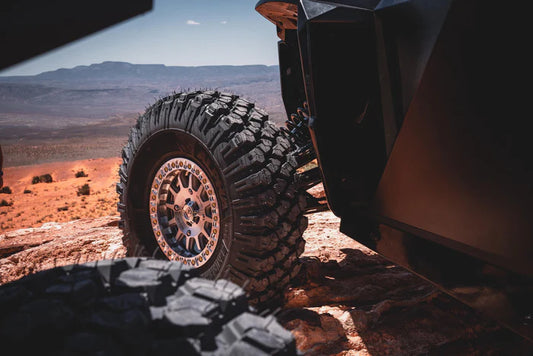 Valor V09 Beadlock Wheel Raw/Machined - Maverick R